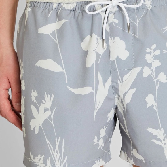 Arlen Floral Print 4” Swim Trunk - Brand New - NEVER WORN - Grey Base - Picture 3 of 5